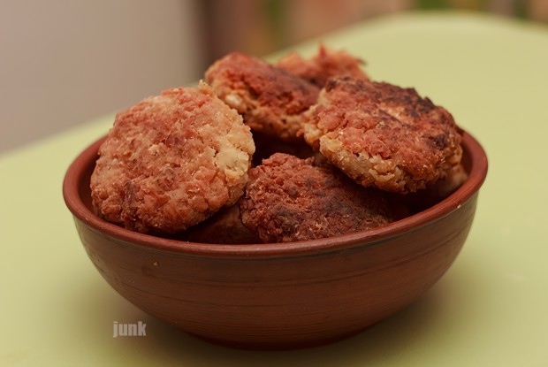 Постные котлетки из соевого мяса