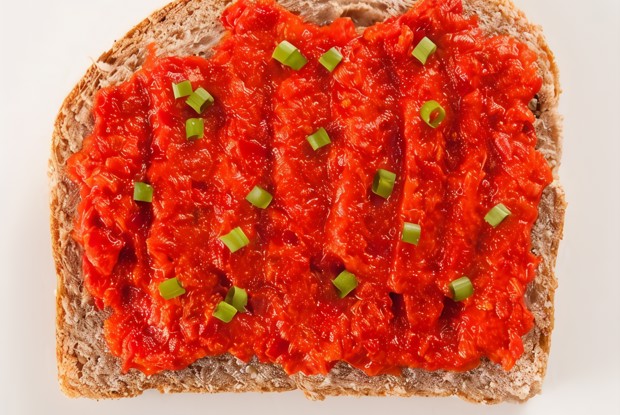 Постный спред из томатов и красных перцев с семенами подсолнуха