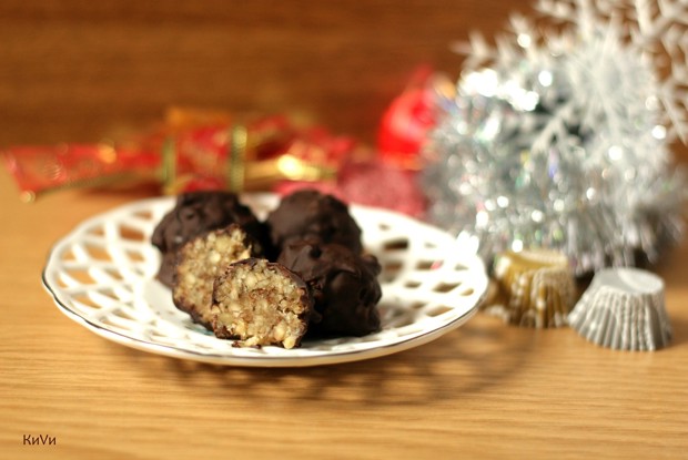 Пралине из грецкого ореха в горьком шоколаде