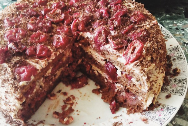 Пражский торт с вишней