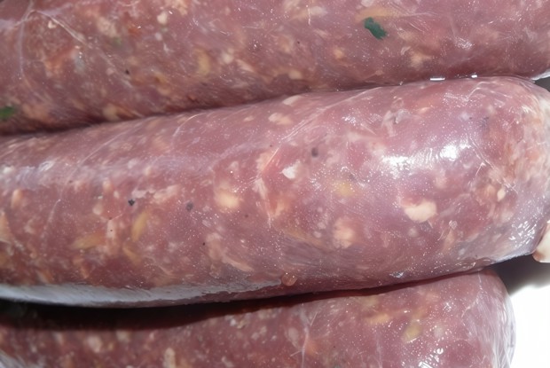 Пряные мясные домашние колбаски