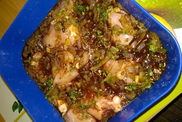 Пряный маринад со специями для мяса на гриле