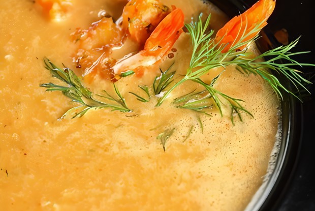Пряный новогодний тыквенный суп с креветками