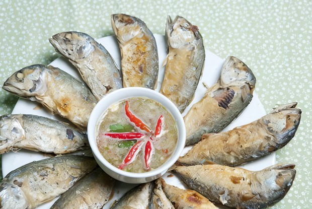 Пряный огуречный соус для рыбы на гриле