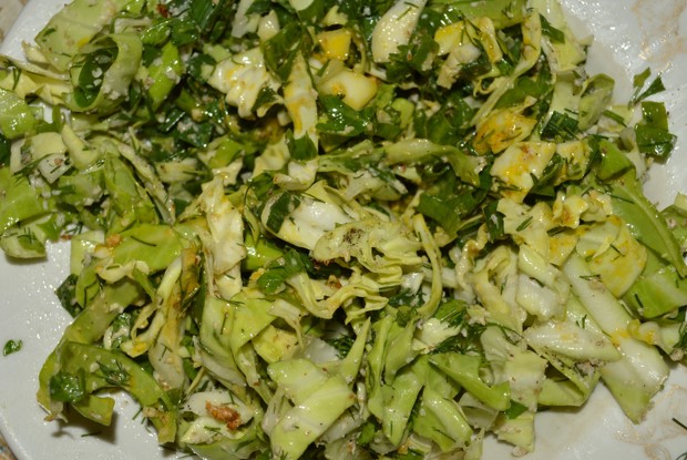 Пряный весенний салат