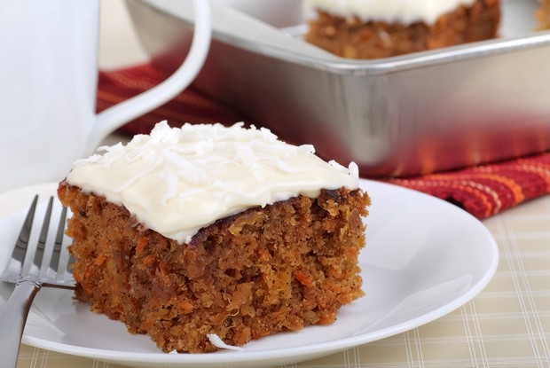 Простой морковный кекс