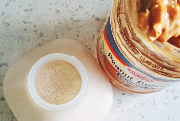 Протеиновый коктейль с арахисовым маслом