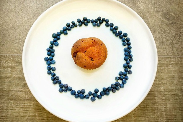 Протеиновые маффины с красной черешней