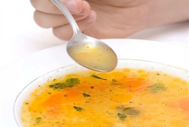 Прозрачный куриный бульон