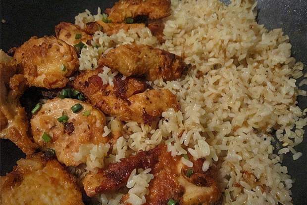 Пряное куриное филе с рисом по-магрибски