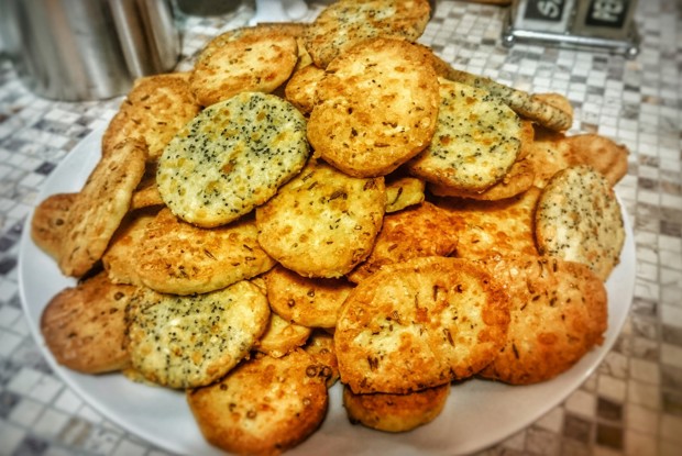 Пряные сырные печенья