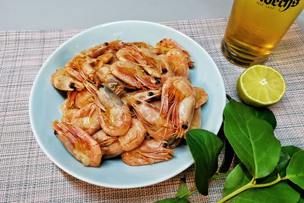 Пряные жареные креветки