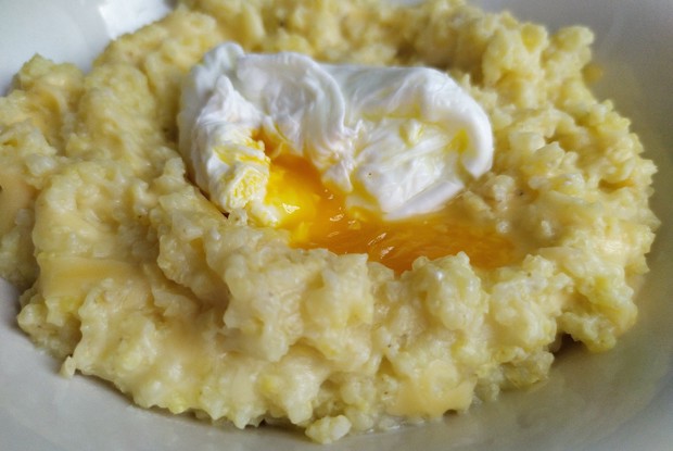Пшенная каша с яйцом пашот