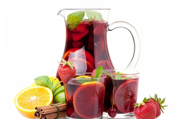 Пунш со сливовым вином и ананасом