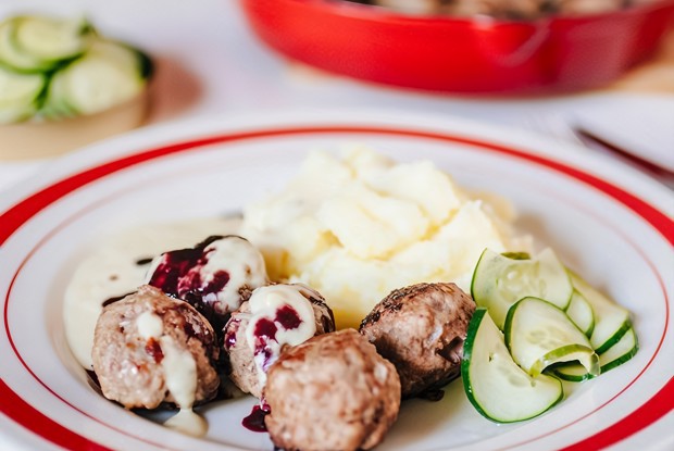 Пюре с фрикадельками IKEA