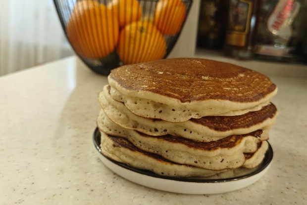 Пышные панкейки с яблоком и корицей