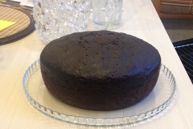 Пышный шоколадный бисквит в мультиварке