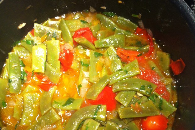 Рагу из свежей зеленой фасоли