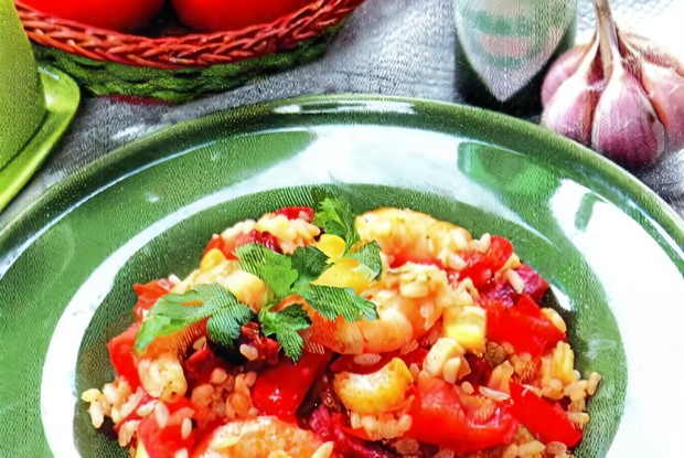 Рагу с креветками и салями