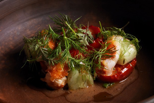 Раки с бакинскими помидорами и жареными огурцами