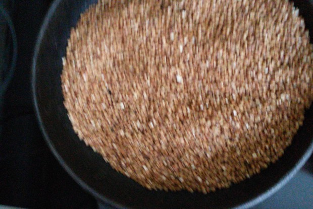 Рассыпчатая гречка, сваренная в сковороде