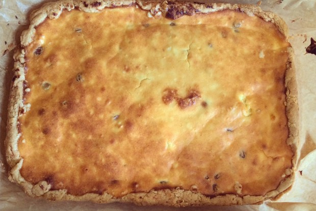 Рассыпчатый пирог с творогом