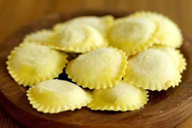 Равиоли с копченым лососем в сливочном соусе