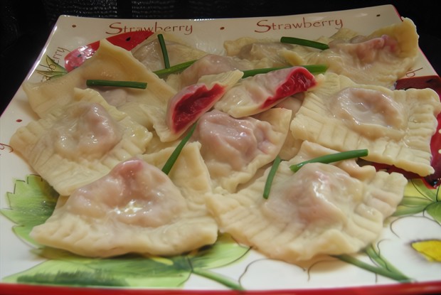 Равиоли со свеклой, творогом и пармезаном