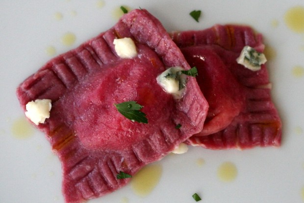 Равиоли со свекольным тестом и тыквой