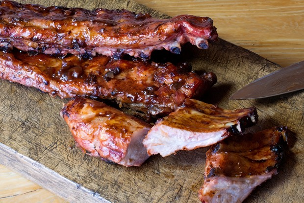 Ребрышки под соусом барбекю на гриле