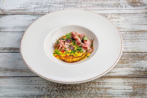 Решти с ростбифом и икрой тобико