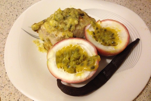 Рыба в кокосовом молоке с ванилью и маракуйей