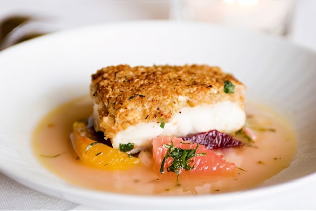 Рыба, запеченная в соляном тесте