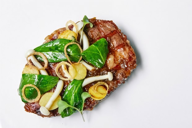 Рибай с пикантным соусом с перцем