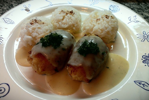 Рыбные котлеты по-русски из трески с капустой и салом