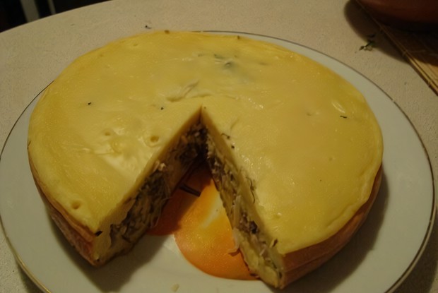 Рыбный пирог в мультиварке