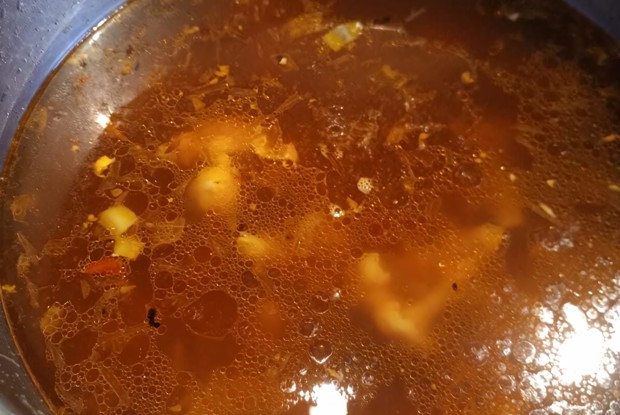 Рыбный суп со свеклой и цветной капустой