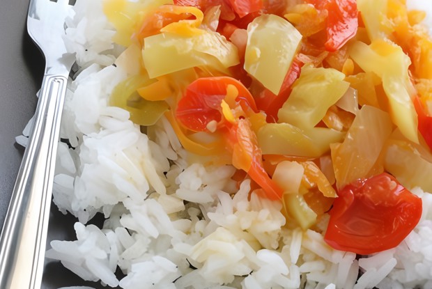 Рис арборио с печеными перцами и помидорами