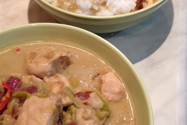 Рис и карри с курицей и кокосовым молоком