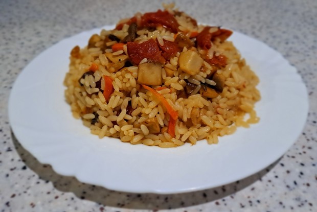 Рис с грибами и вялеными помидорами
