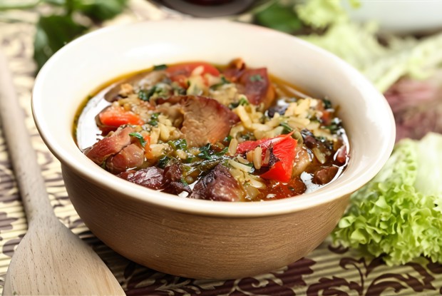 Рис с мясом в горшочке по-перуански