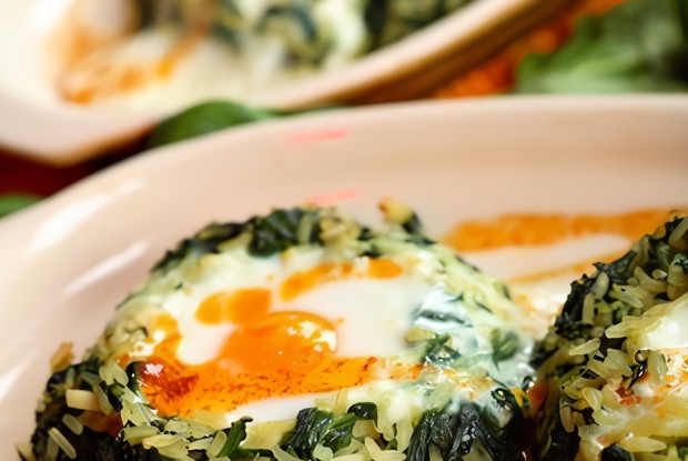 Рис со шпинатом и фетой по-гречески (Spanakorizo)