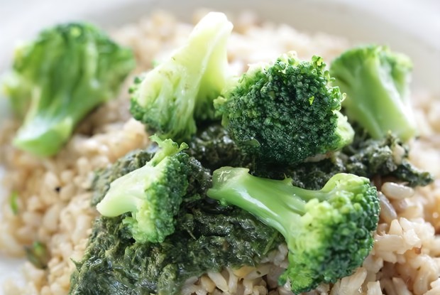Рис со шпинатом и брокколи в китайском стиле