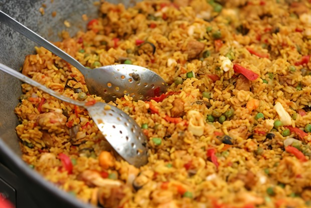 Рис со свининой и зеленым горошком