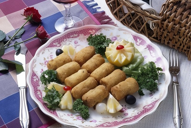 Рисовые крокеты с куриной начинкой