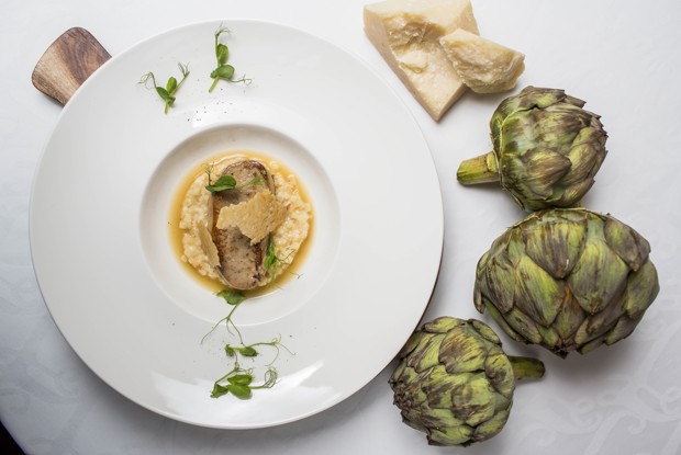 Ризотто из корня сельдерея с утиной фуа-гра и бульоном