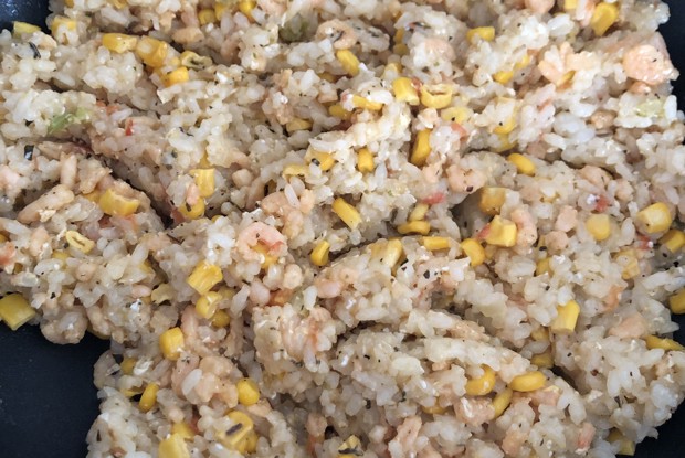 Ризотто с креветками и кукурузой