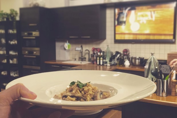 Ризотто с шампиньонами на бульоне из белых грибов