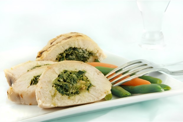 Роллы из курицы и шпината