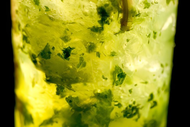 Ромово-мятный коктейль